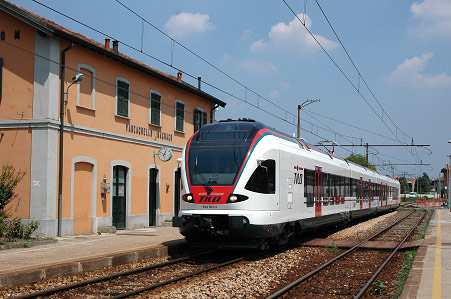 Side profile of a VAC train