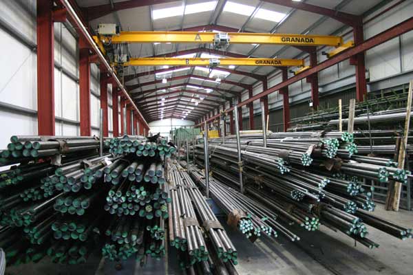 Raw-material stocking piling warehouse