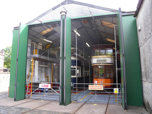 Manual swift bi-folding doors