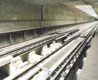 Rail movement joints